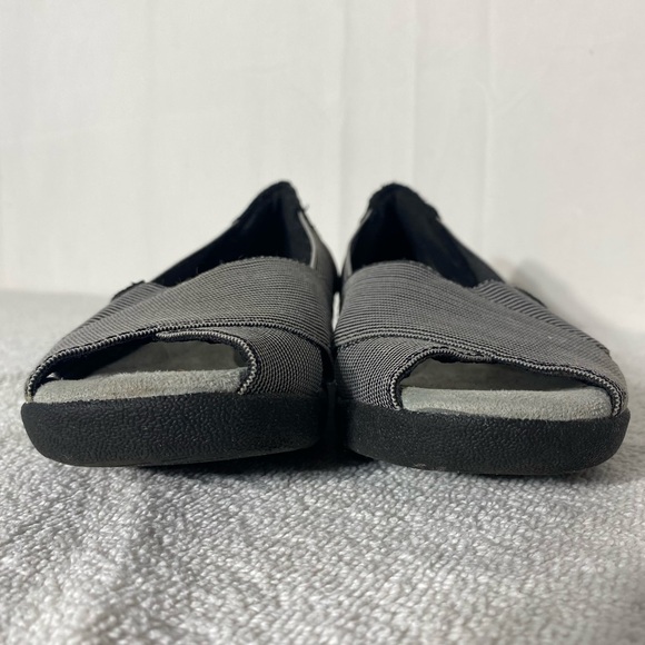 Earth Spirit Black Striped Stretchy Peep Toe Shoes 5 - Picture 12 of 13